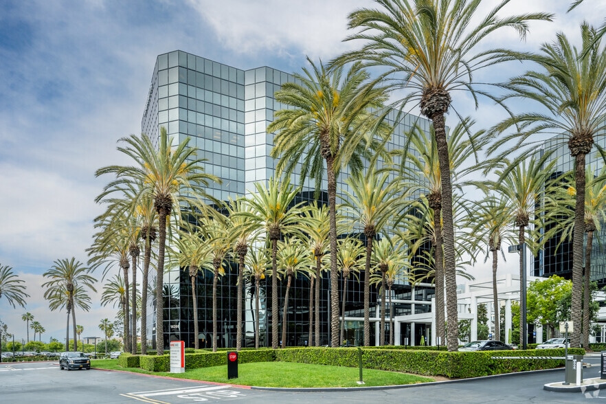 18400 Von Karman Ave, Irvine, CA for lease - Primary Photo - Image 1 of 19