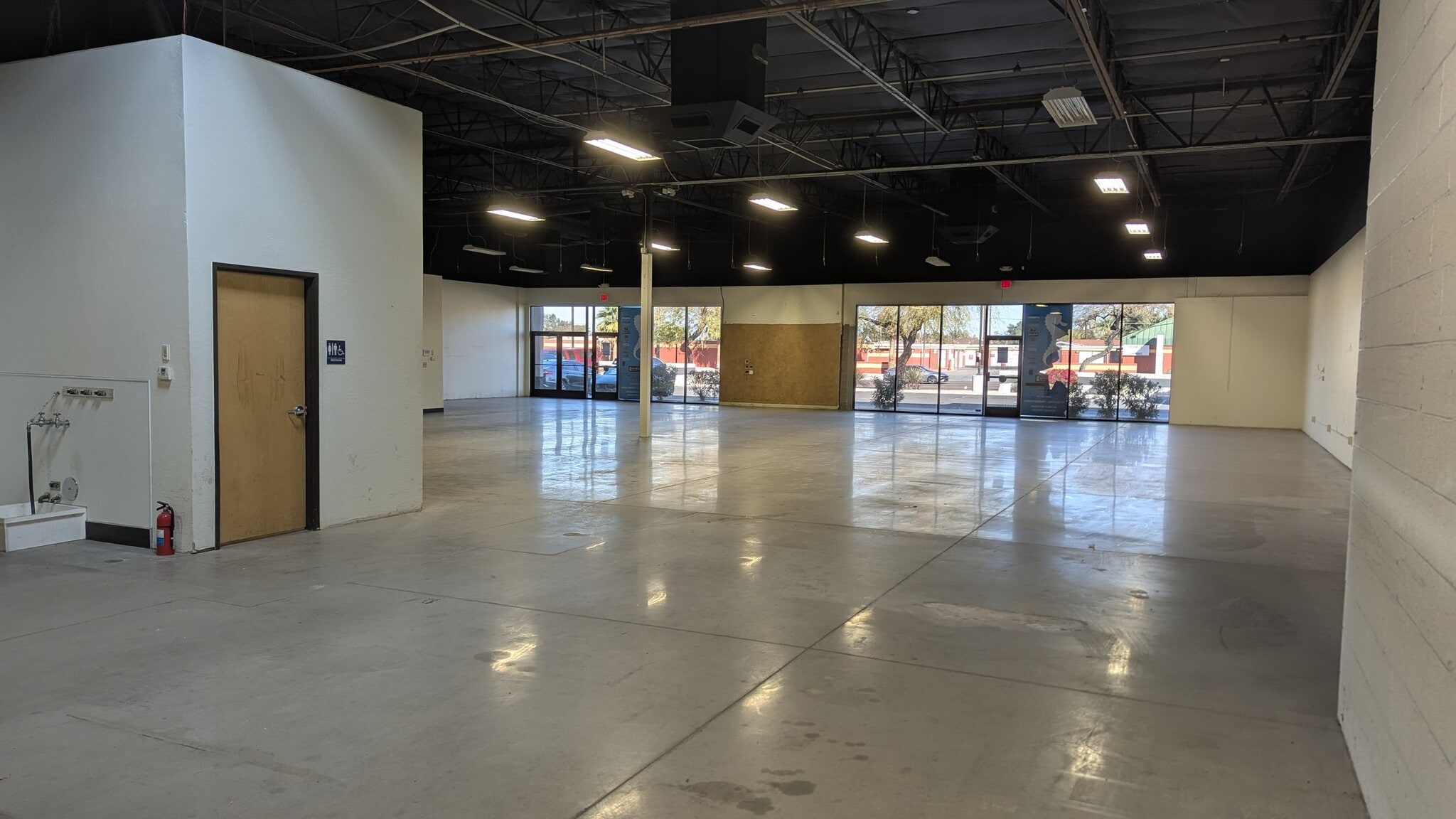 7143 E Southern Ave, Mesa, AZ for lease Interior Photo- Image 1 of 12