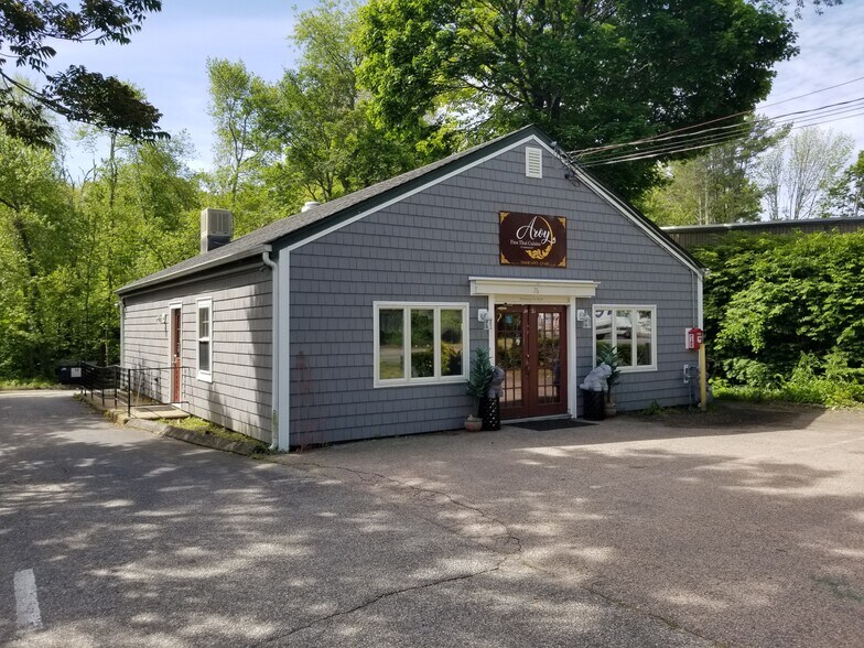 76 S Broad St, Pawcatuck, CT for sale - Building Photo - Image 1 of 1