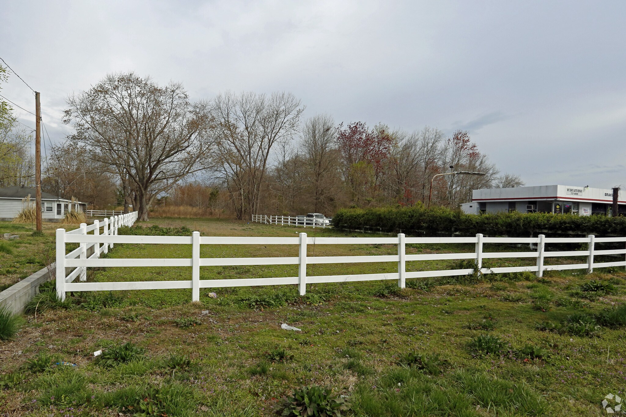 1917 E Pembroke Ave, Hampton, VA for sale Primary Photo- Image 1 of 1
