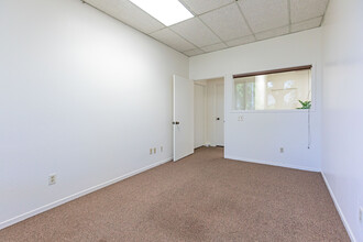 725 30th St, Sacramento, CA for lease Interior Photo- Image 2 of 3