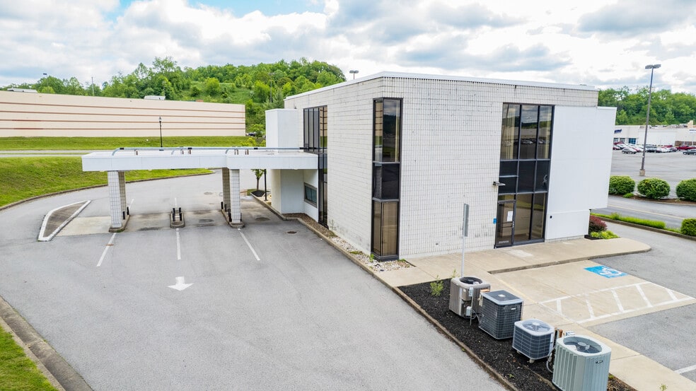 2015 Meadowbrook Mall Rd, Bridgeport, WV for lease - Building Photo - Image 2 of 14