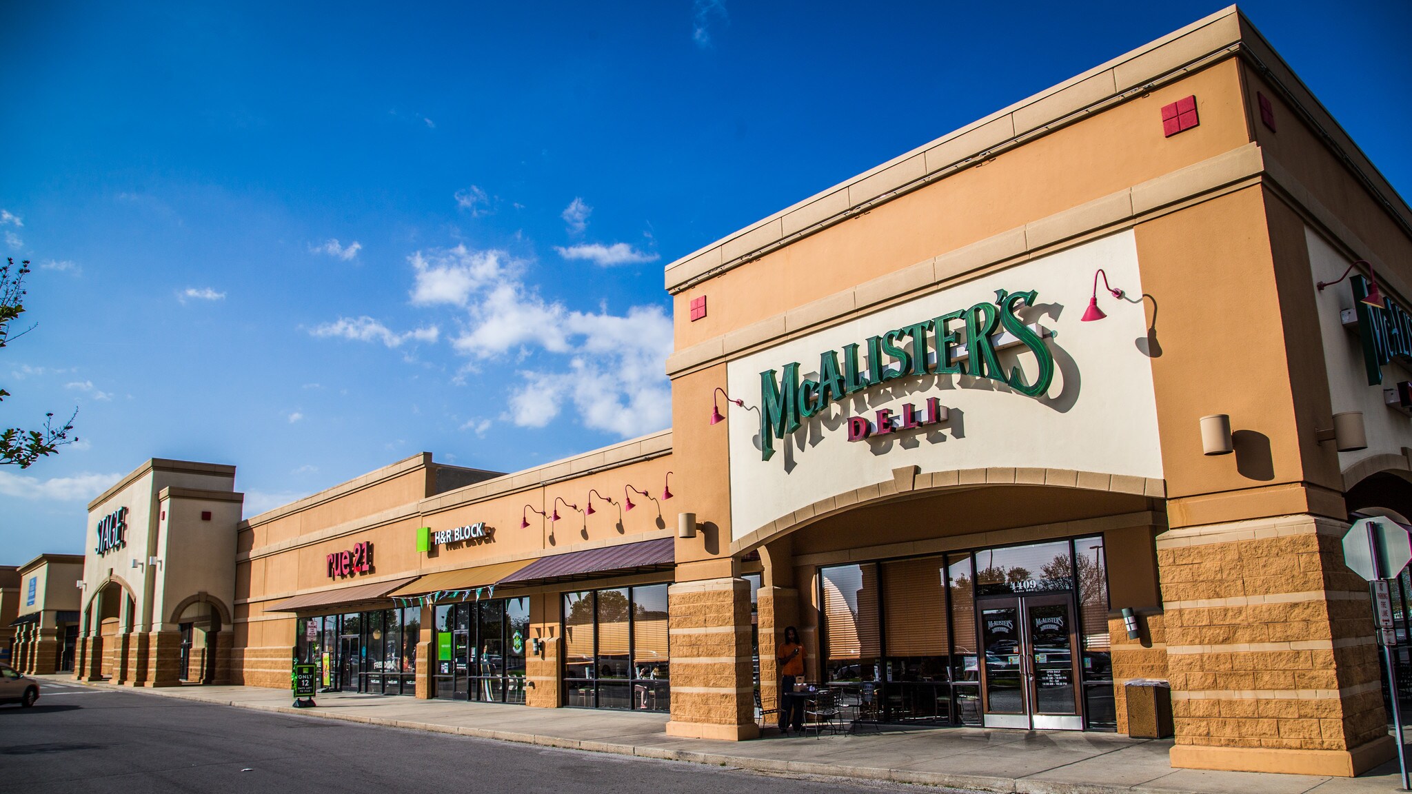 43134409 Ambassador Caffery Pky, Lafayette, LA 70508 River