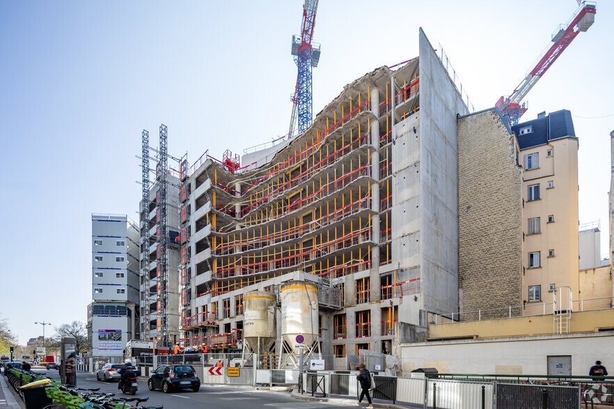 Office in Levallois-Perret for lease - Primary Photo - Image 1 of 6