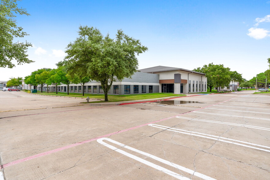 14770 Trinity Blvd, Fort Worth, TX for lease - Building Photo - Image 1 of 15