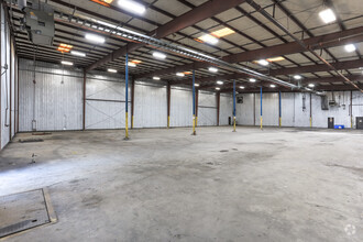 1061 Industrial Blvd, Lafayette, AL for lease Interior Photo- Image 1 of 5