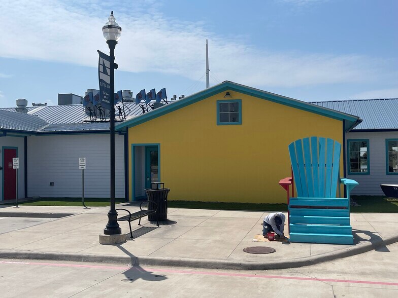 210 Eldorado Pky, Little Elm, TX for sale - Building Photo - Image 1 of 1