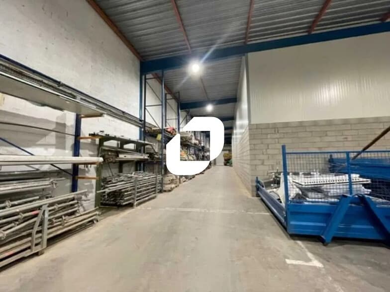 8 Allée Du Grand Pré, Marines for sale - Building Photo - Image 2 of 13