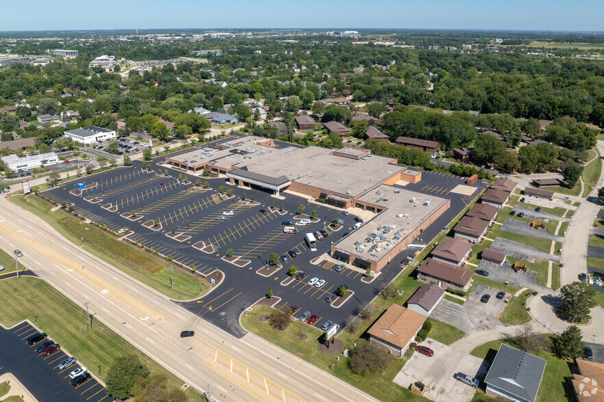 2579-2601 Mulford Rd N, Rockford, IL for lease - Building Photo - Image 1 of 27