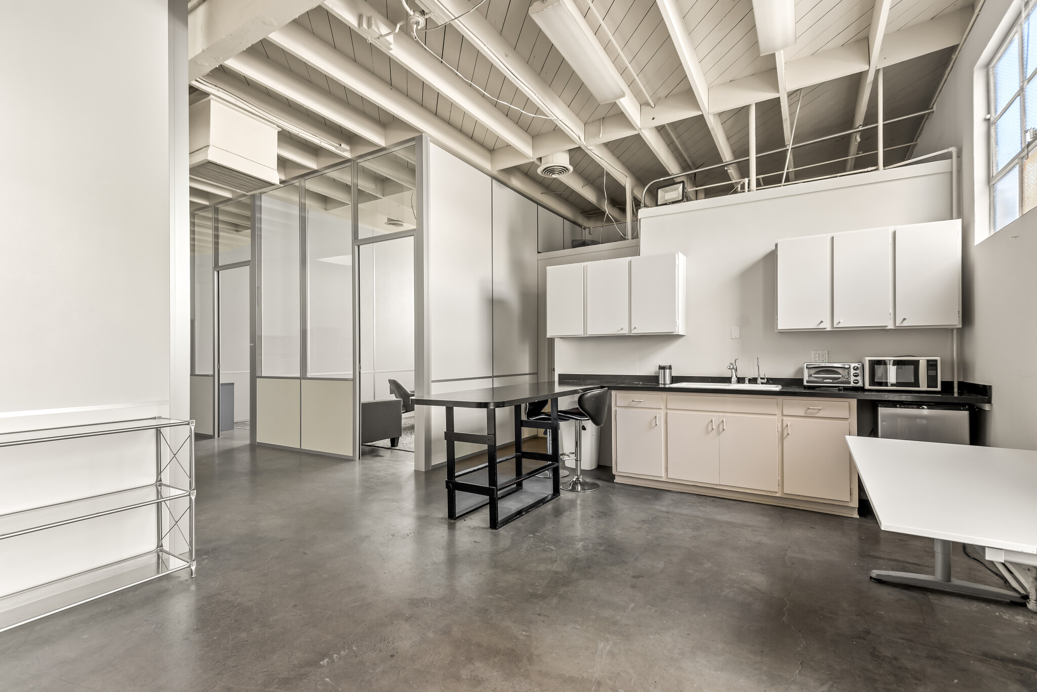 1108 Tamarind Ave, Los Angeles, CA for sale Interior Photo- Image 1 of 5