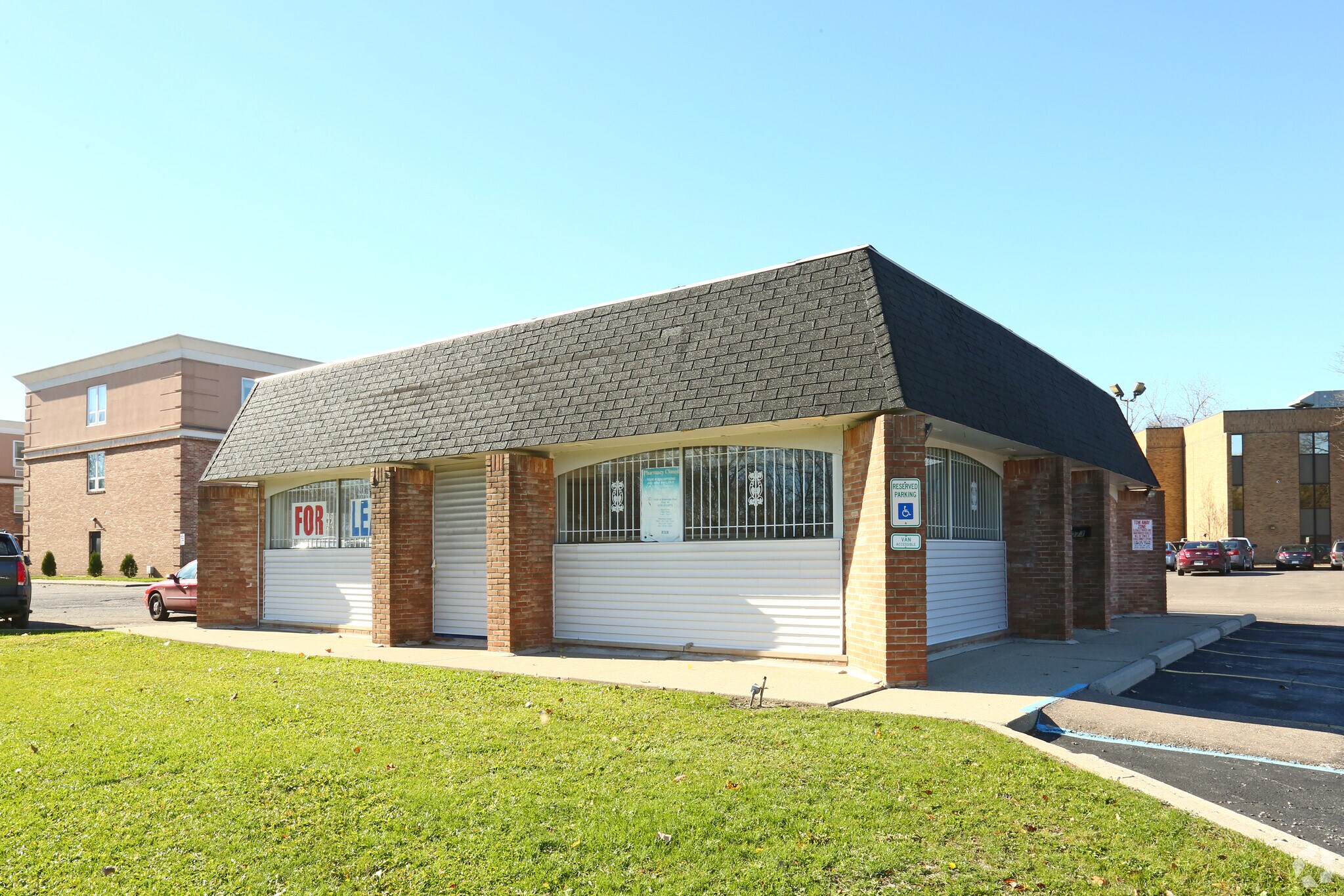 1069 N Ballenger Hwy, Flint, MI for sale Primary Photo- Image 1 of 1