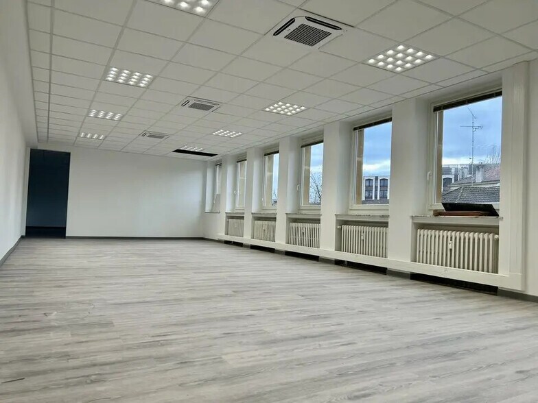 Office in Metz for lease - Interior Photo - Image 2 of 9