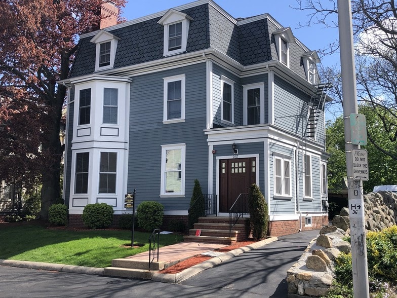 237 Wayland Ave, Providence, RI 02906
