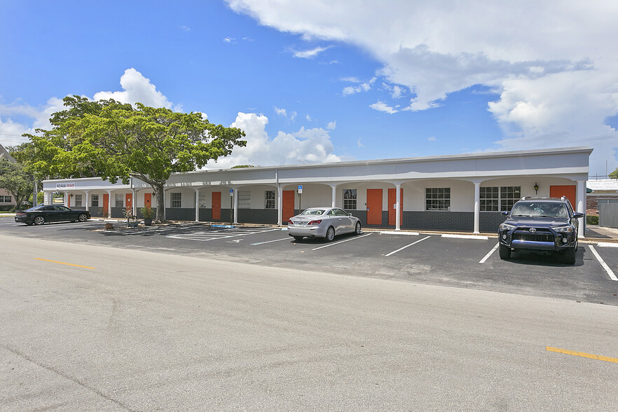 1749 NE 26th St, Fort Lauderdale, FL for lease - Building Photo - Image 2 of 30