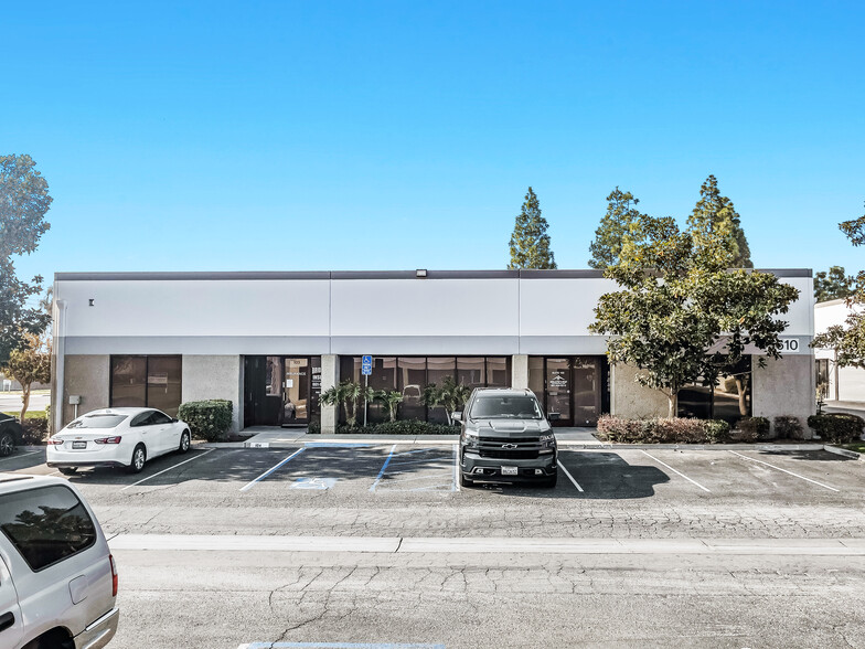 5640 District Blvd, Bakersfield, CA for lease - Building Photo - Image 2 of 12