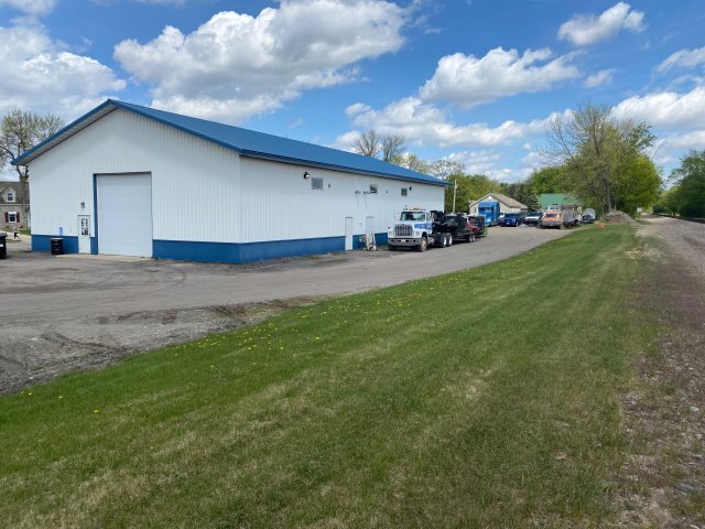 241 Atlantic Ave, Waverly, MN for sale Primary Photo- Image 1 of 1