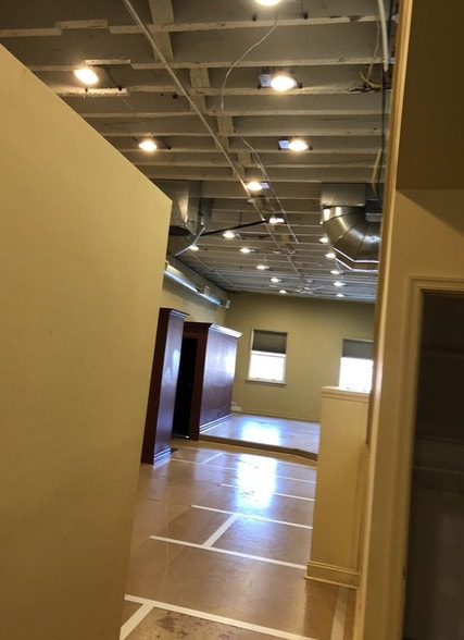 809 N 2nd St, Philadelphia, PA for sale - Interior Photo - Image 2 of 20