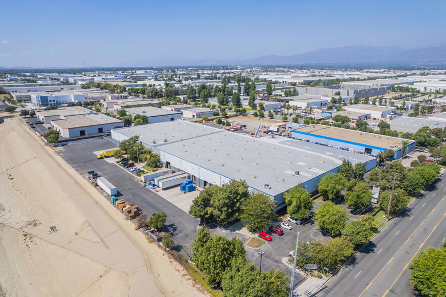 2050-2090 S Baker Ave, Ontario, CA for lease - Building Photo - Image 2 of 10