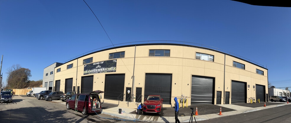 484 Sharrotts Rd, Staten Island, NY for lease - Building Photo - Image 1 of 6