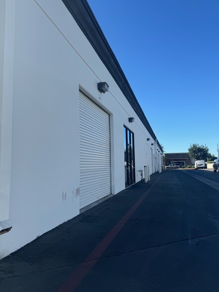 25800 Jeronimo Rd, Mission Viejo, CA for lease - Building Photo - Image 3 of 14