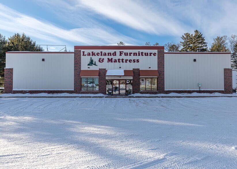 9796 Rylee Ln, Minocqua, WI for sale - Primary Photo - Image 1 of 1