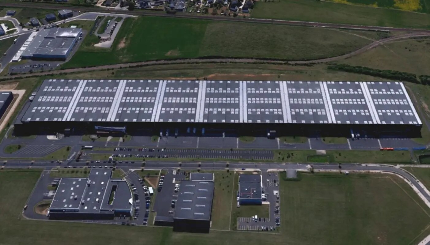 Industrial in La Chaussée-Saint-Victor for lease Building Photo- Image 1 of 25