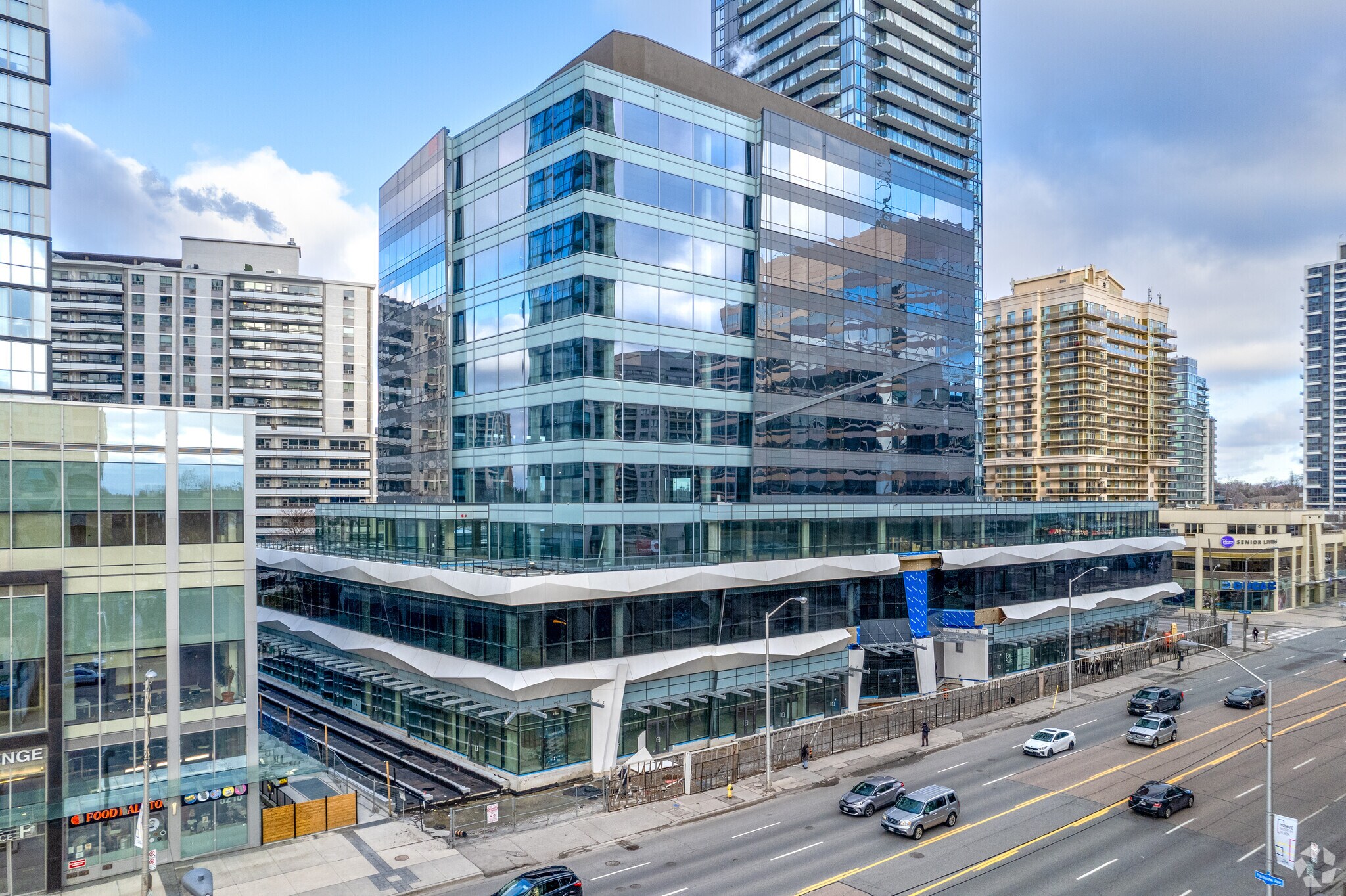 5250 Yonge St, Toronto, ON for lease Building Photo- Image 1 of 5