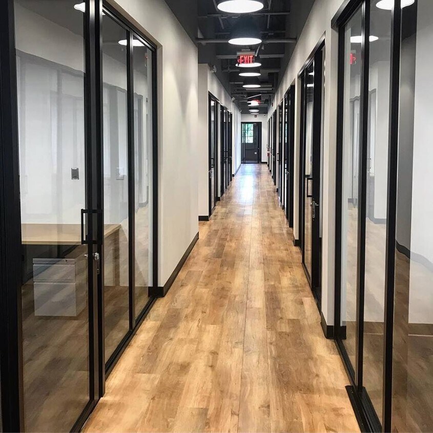 2000 PGA Blvd, Palm Beach Gardens, FL 33408 - FURNISHED PRIVATE OFFICES