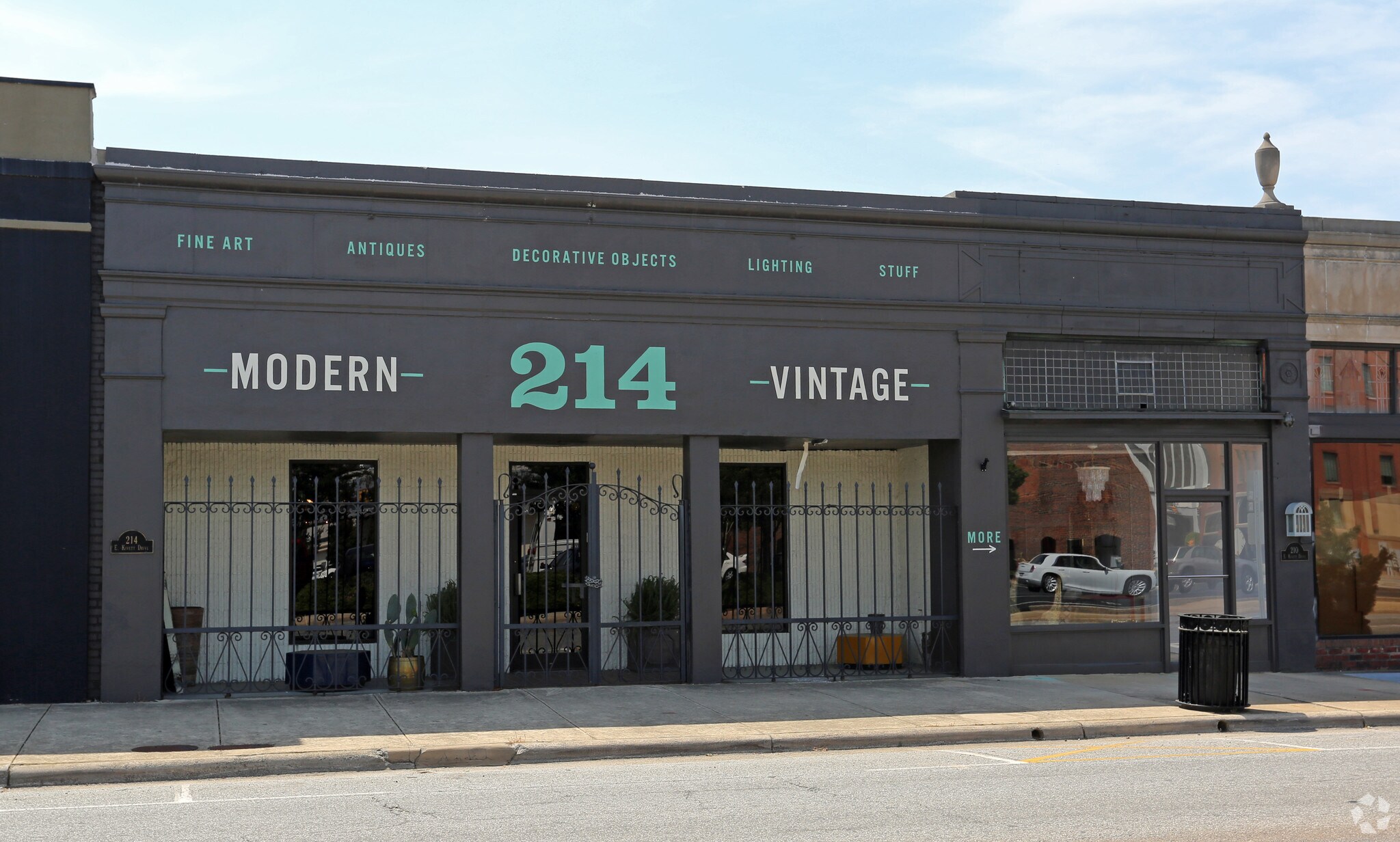 214 E Kivett Dr, High Point, NC for sale Primary Photo- Image 1 of 1