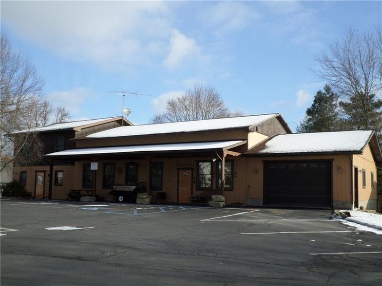 312 S Pine St, Carmichaels, PA 15320