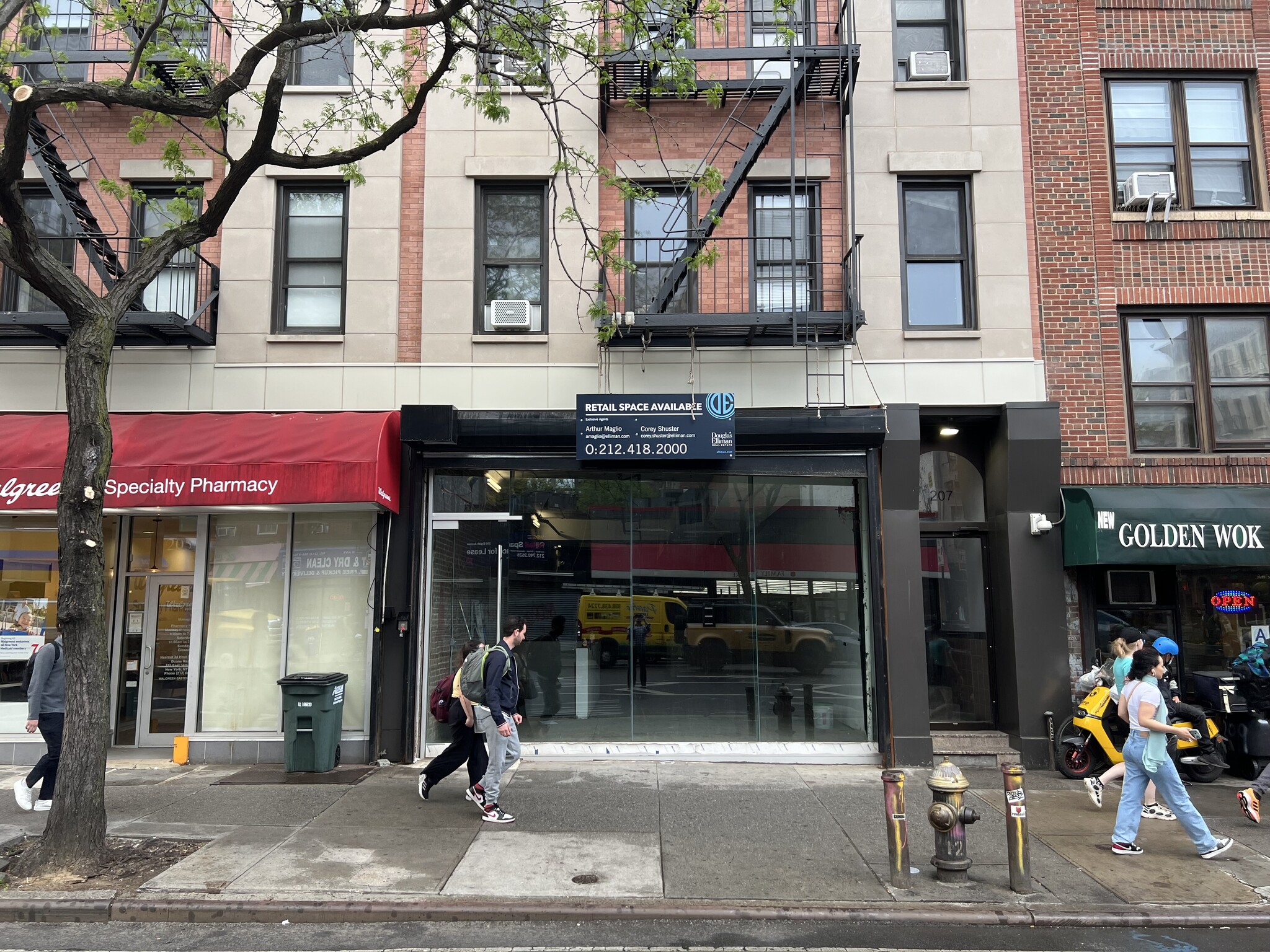 207 Eighth Ave, New York, NY for lease Building Photo- Image 1 of 2