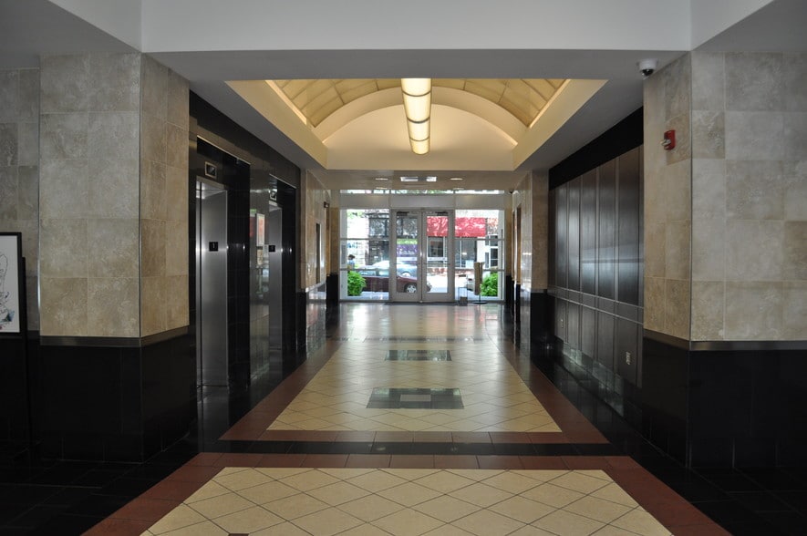 201 Hay St, Fayetteville, NC for lease - Interior Photo - Image 3 of 31