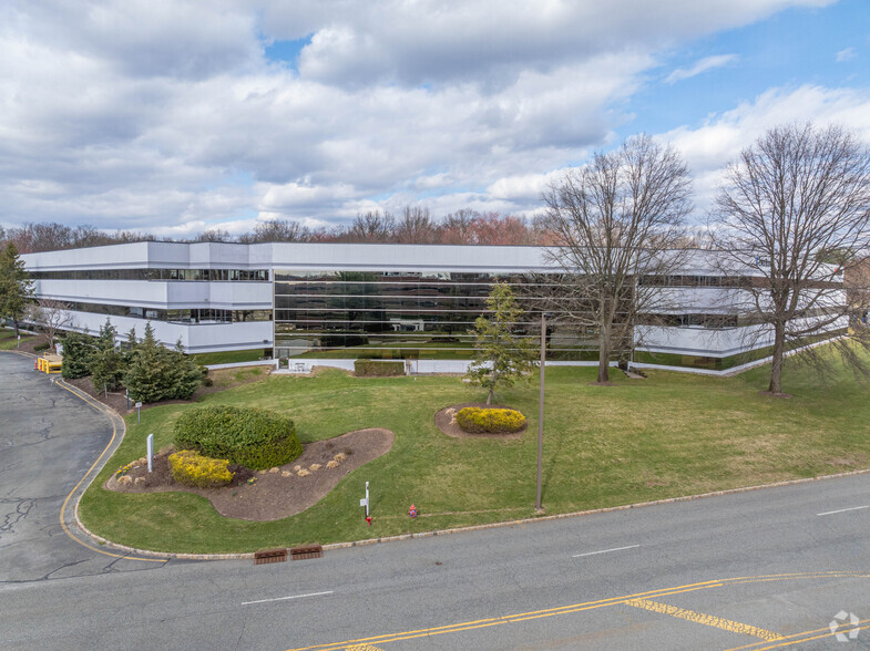 10 Waterview Blvd, Parsippany, NJ for lease - Primary Photo - Image 1 of 39