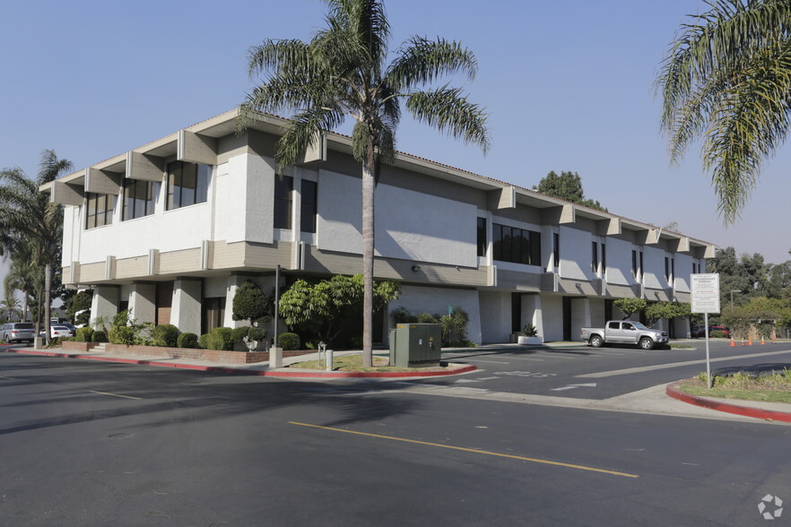 300 E Esplanade Dr, Oxnard, CA for lease - Building Photo - Image 3 of 13