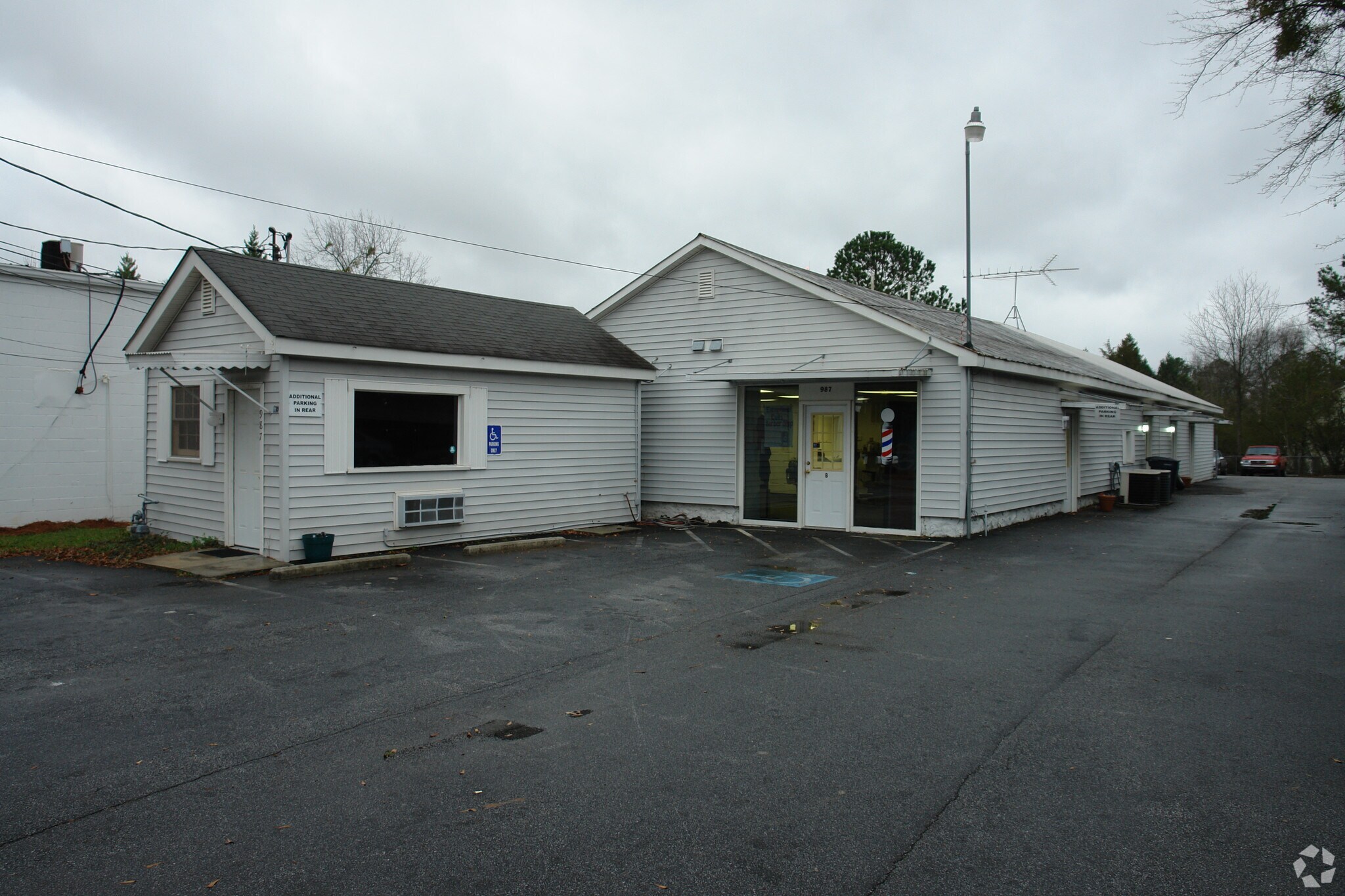 987 Okelly St SE, Conyers, GA for sale Primary Photo- Image 1 of 1