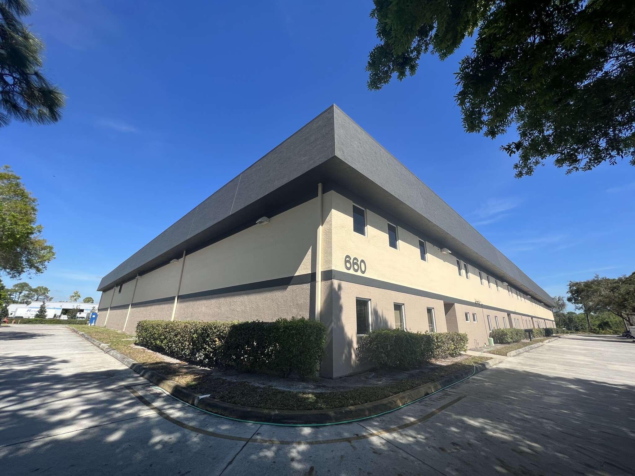 660 NW Peacock Blvd, Port Saint Lucie, FL for lease Building Photo- Image 1 of 7