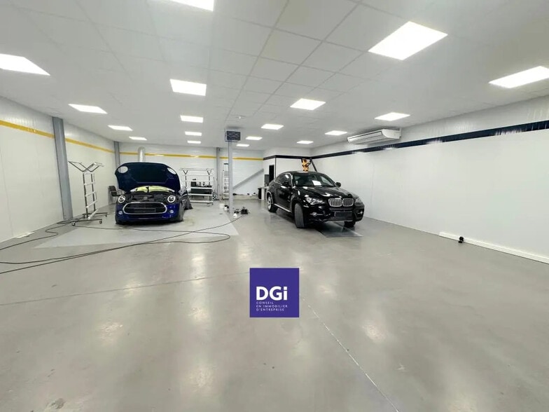 Flex in Nîmes for lease - Interior Photo - Image 2 of 8