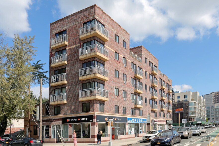 84-09 Queens Blvd, Elmhurst, NY for sale - Primary Photo - Image 1 of 1