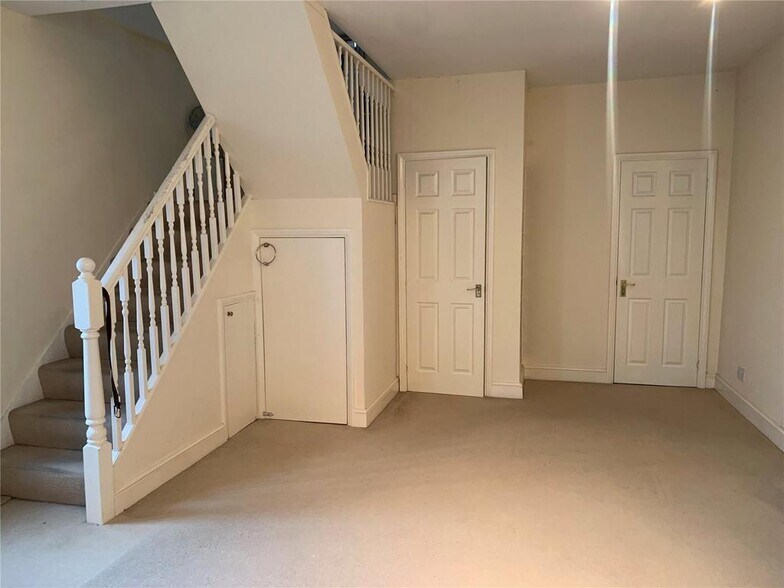 Downahill Rd, London for lease - Interior Photo - Image 3 of 5