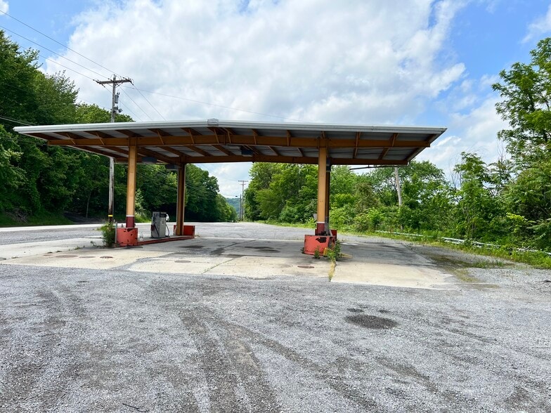 2470 Evans City Rd, Harmony, PA for sale - Building Photo - Image 3 of 33