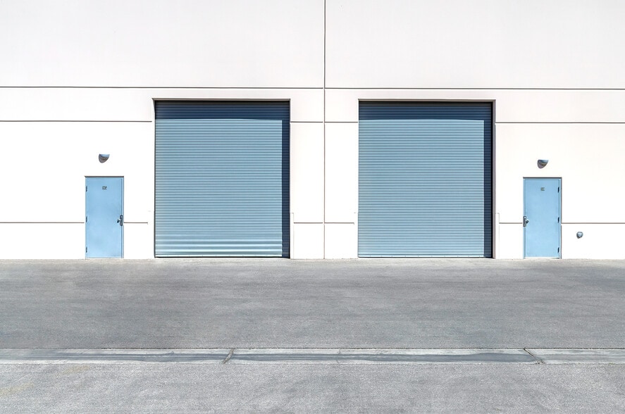 2960 E SUNSET Rd, Las Vegas, NV for sale - Building Photo - Image 3 of 6