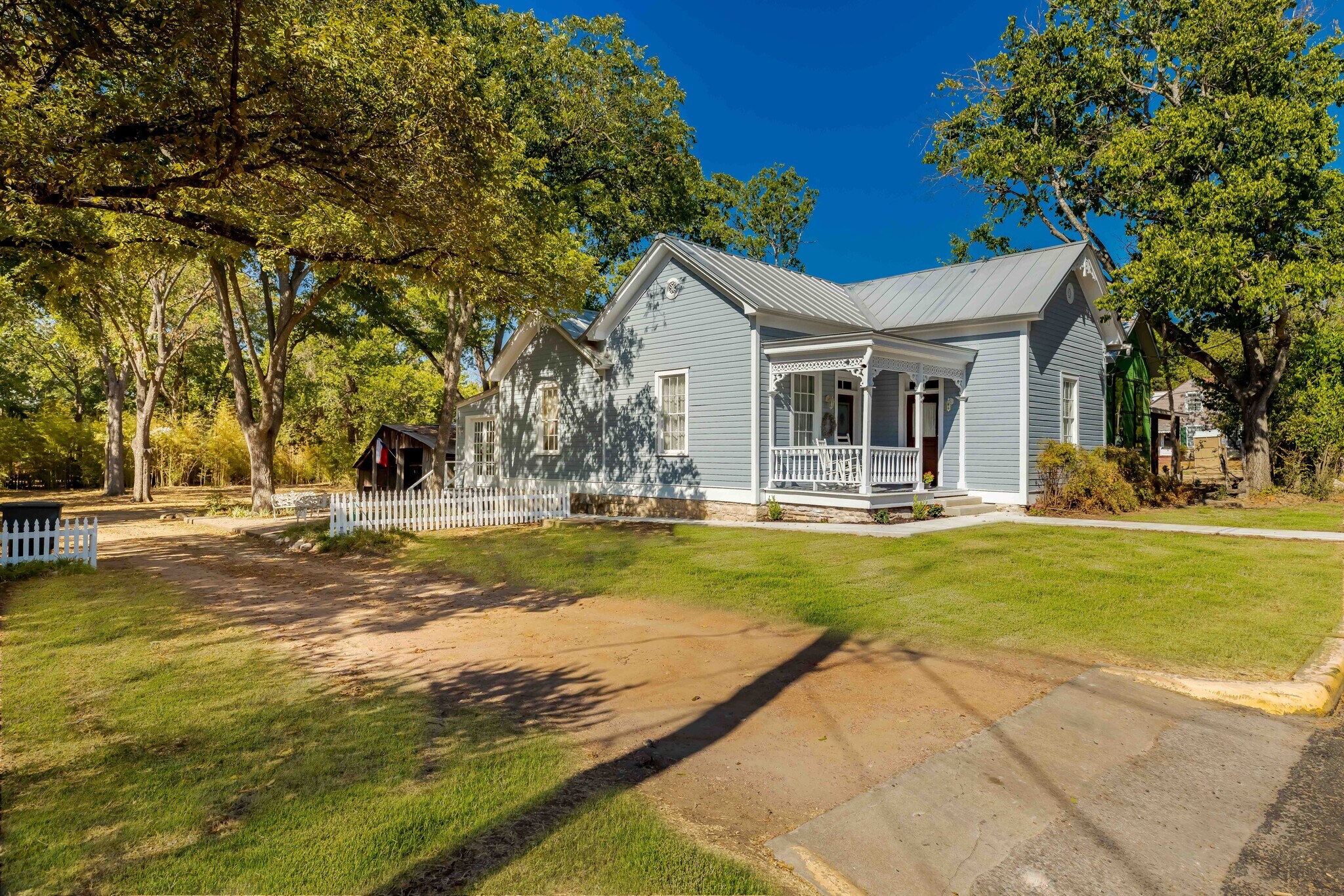 119 W Creek St, Fredericksburg, TX for sale Primary Photo- Image 1 of 1