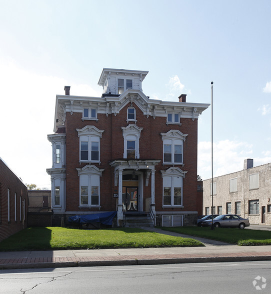 215 N Main St, Herkimer, NY for sale - Primary Photo - Image 1 of 1