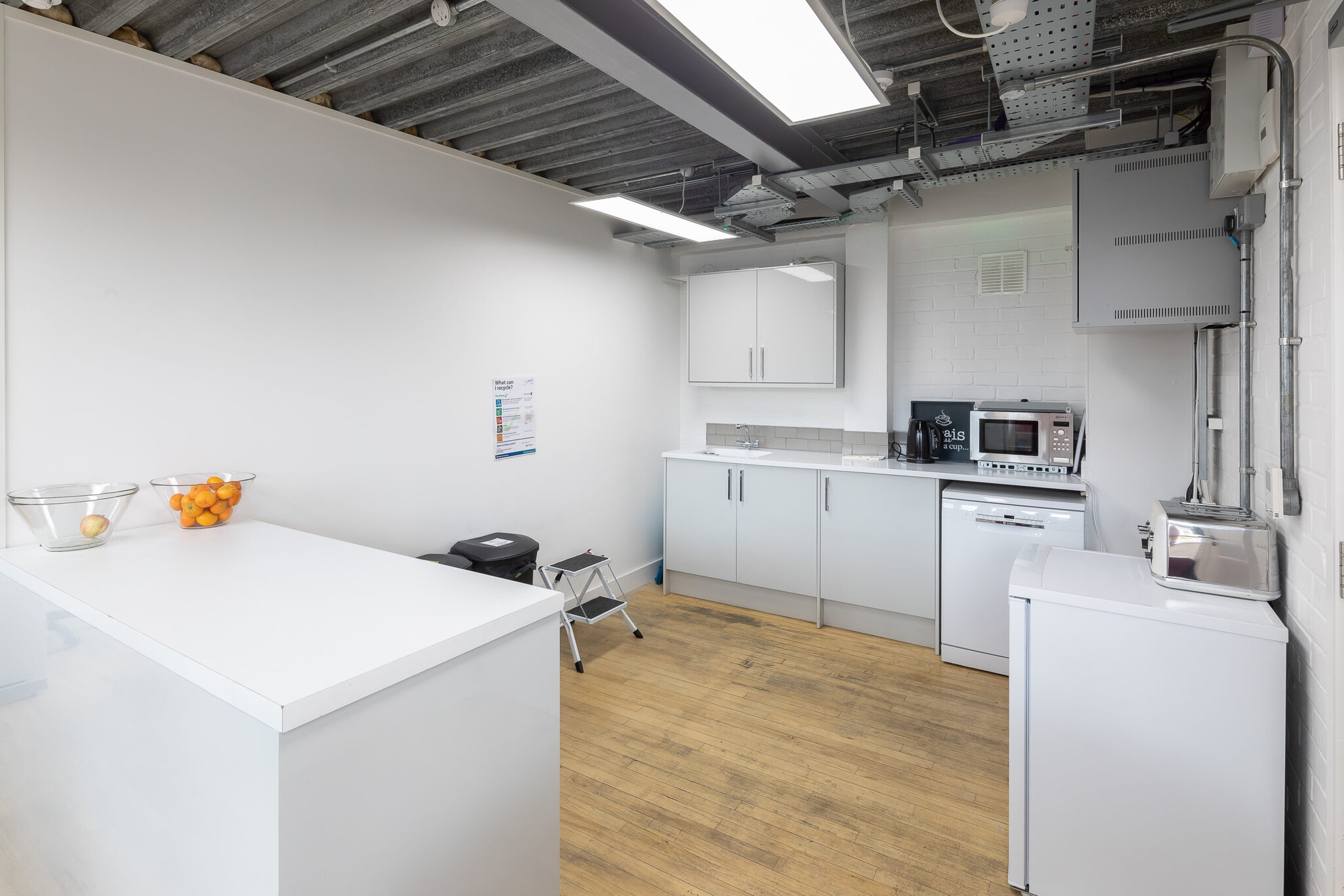Crosby Row, London for lease Interior Photo- Image 1 of 6