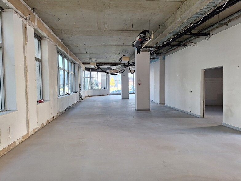 207 Cours Du Médoc, Bordeaux for lease - Building Photo - Image 3 of 11