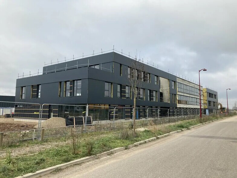 Office in Holtzheim for lease - Building Photo - Image 1 of 3