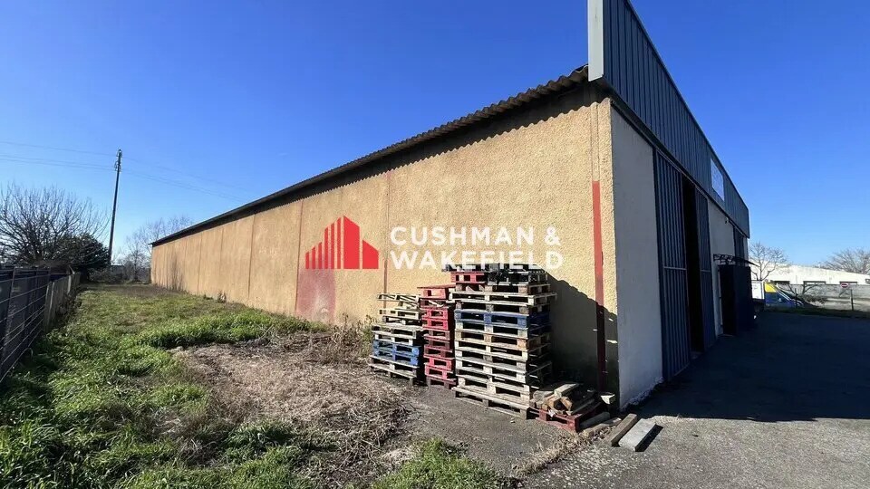 Flex in Saint-Alban for lease - Building Photo - Image 2 of 4