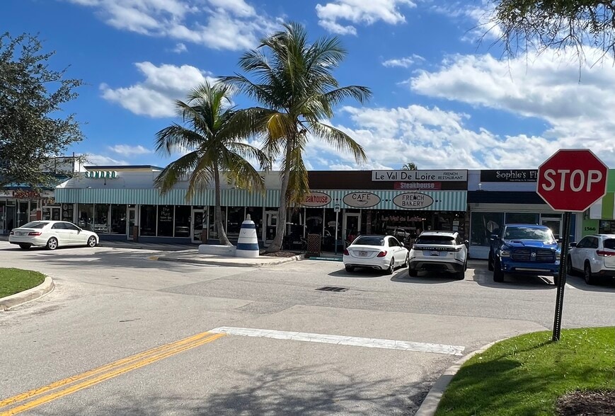 1574-1584 SE 3rd Ct, Deerfield Beach, FL for lease - Primary Photo - Image 2 of 5
