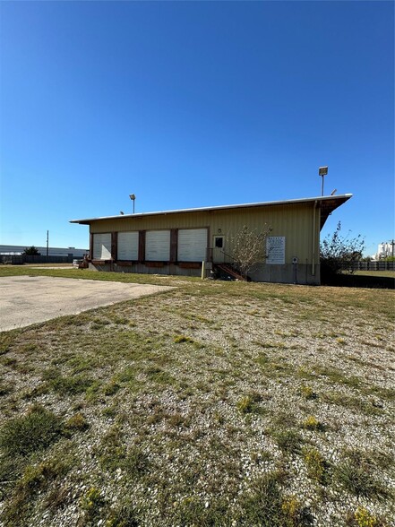 2929 Metro St, Denton, TX for sale - Building Photo - Image 1 of 6