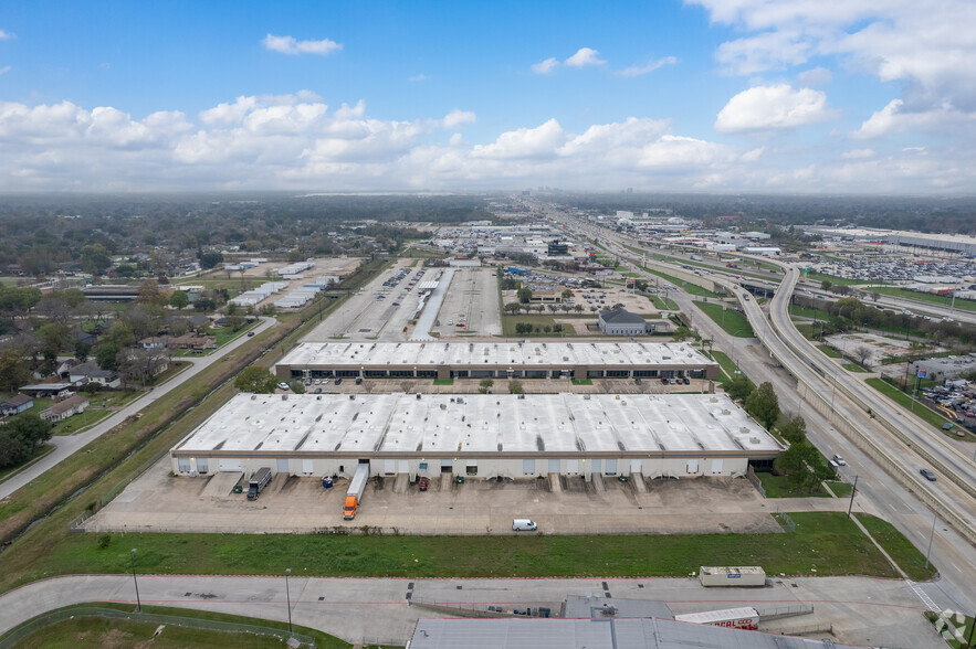 7811 N Shepherd Dr, Houston, TX for lease - Aerial - Image 3 of 9